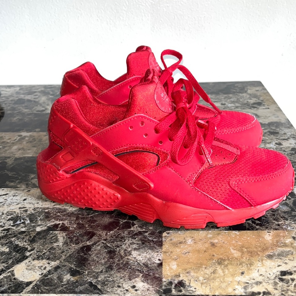 NIKE Huarache Red Sneakers